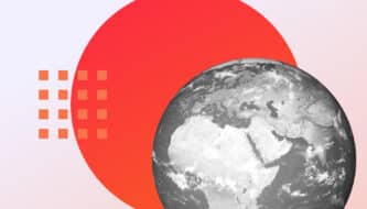 Weltkugel auf orangem Kreis mit hellorangen Hintergrund.