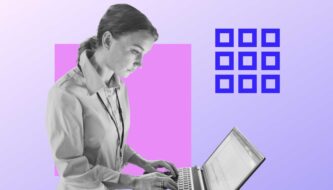 Frau mit Laptop mit einem Viereck im Hintergrund inkl. einem Cloud Computing Icon