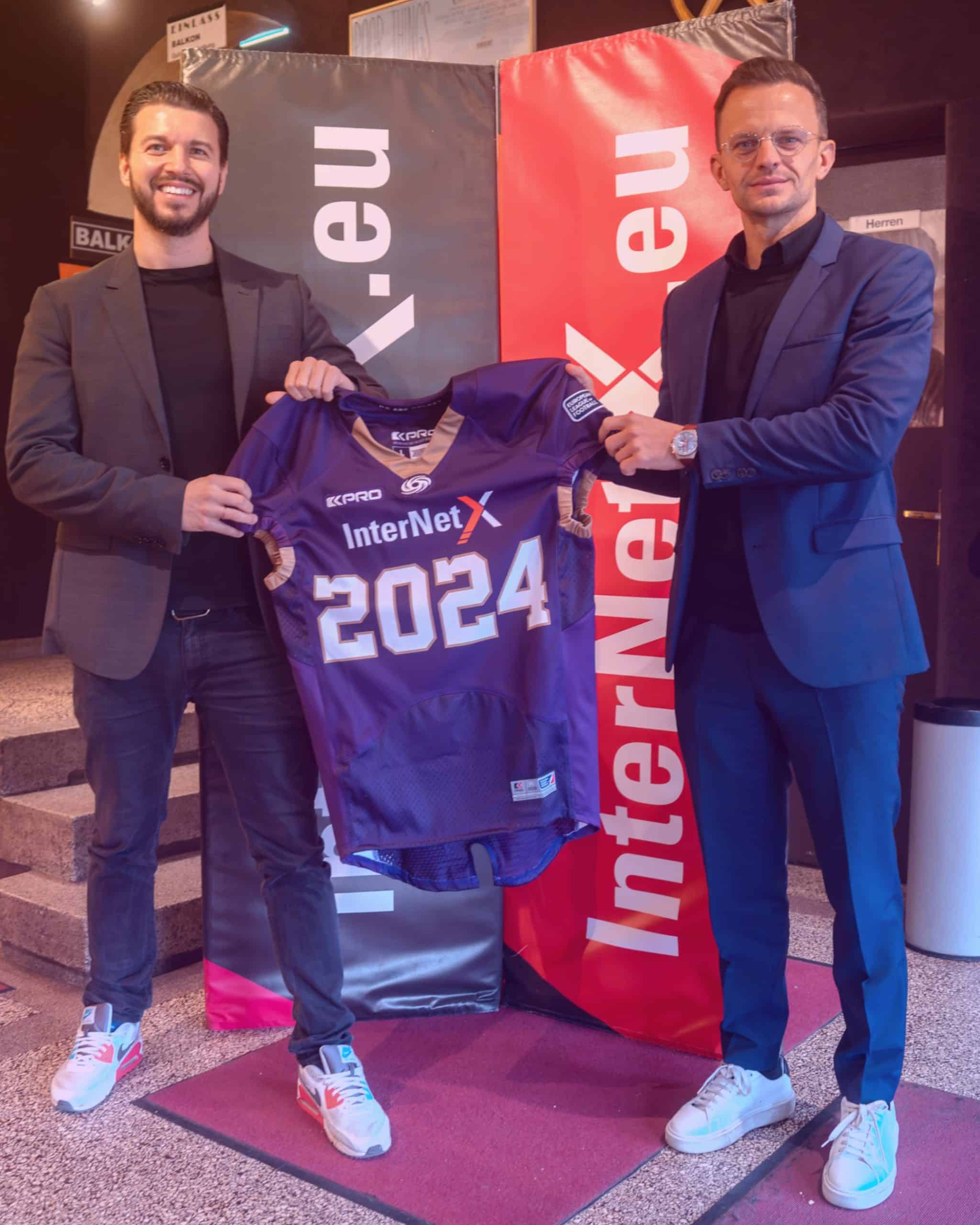 Elias Rendón Berger, CEO InterNetX & Eric Reutemann, GM Frankfurt Galaxy.